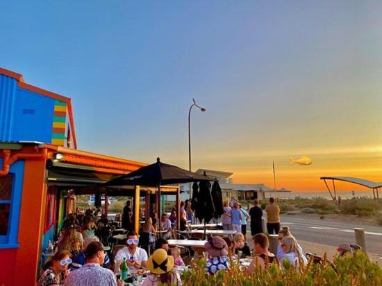 Moana Beach Tourist Park Bagian luar foto