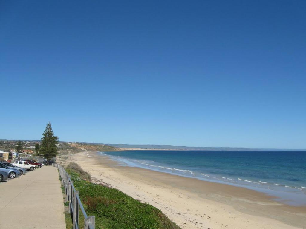 Moana Beach Tourist Park Bagian luar foto